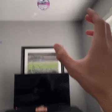 ⚡ Flynova – Diversión interactiva con luces LED que flota y gira 🎇