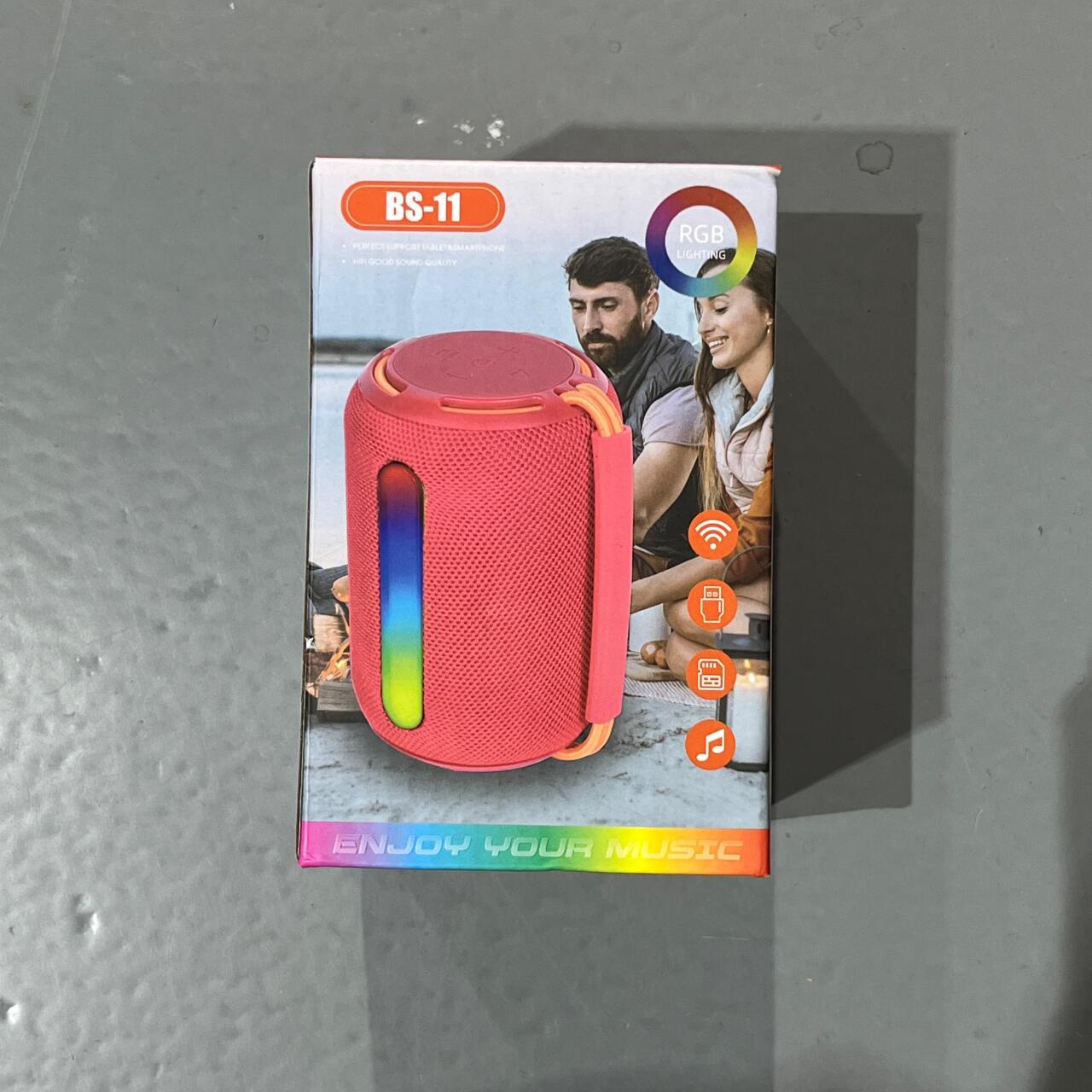 Altavoz Bluetooth portátil BS-11 con luces RGB y sonido envolvente